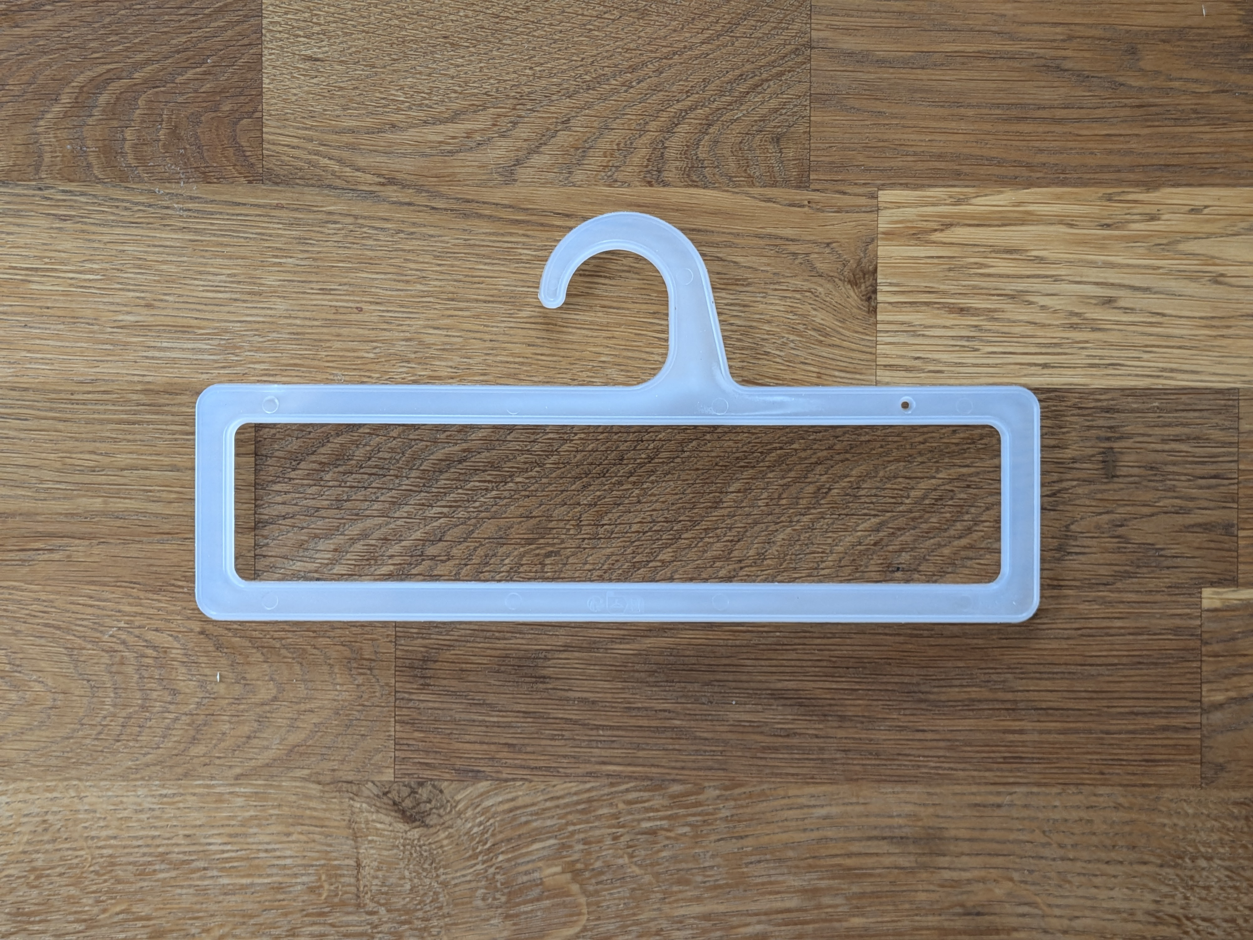 Wieszak plastikowy O4 - producent OLPLAST