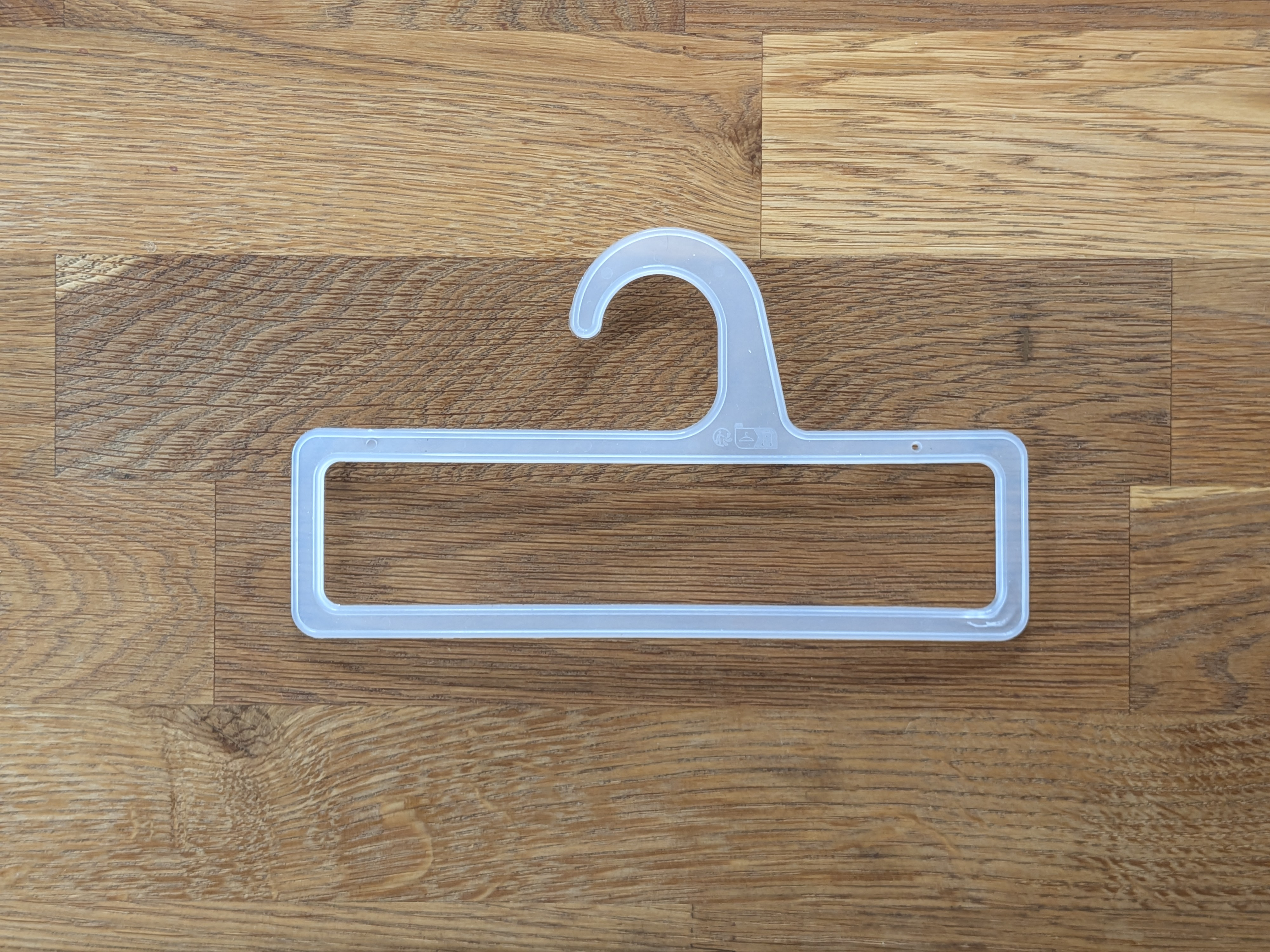 Wieszak plastikowy O6 - producent OLPLAST